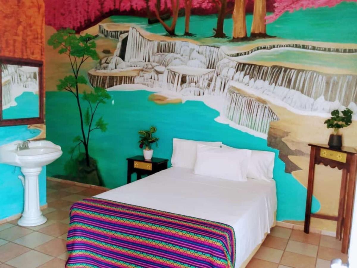 Hotel Esmeralda تامبيكو المظهر الخارجي الصورة