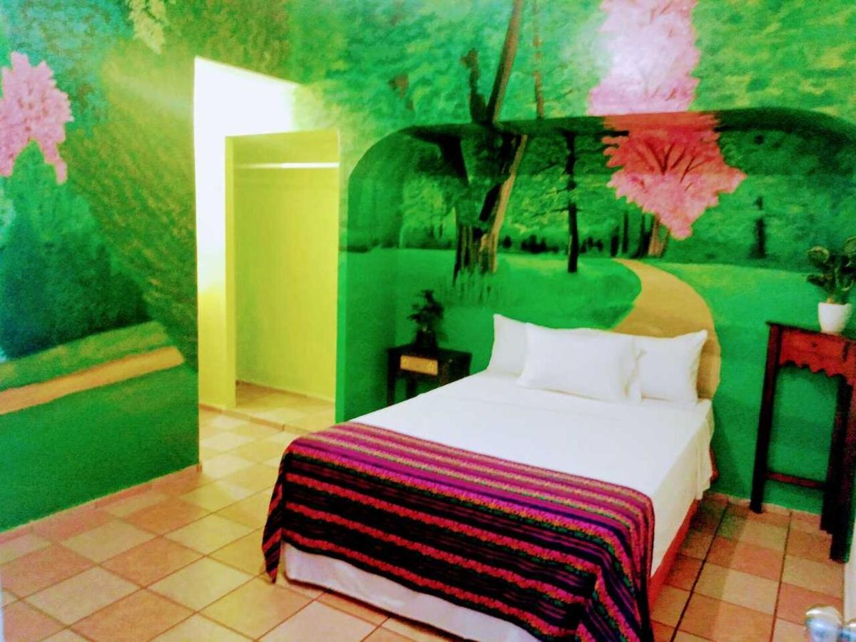Hotel Esmeralda تامبيكو المظهر الخارجي الصورة